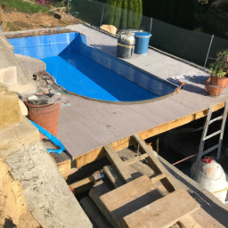 Abri-Couverture de piscine : Profitez d'une Baignade Plus Longue et Plus Confortable avec un Abri Télescopique Adapté Les Brouzils