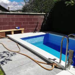 Abri-Couverture de piscine : Gardez votre Piscine Propre et Sécurisée avec un Abri Amovible Semoy